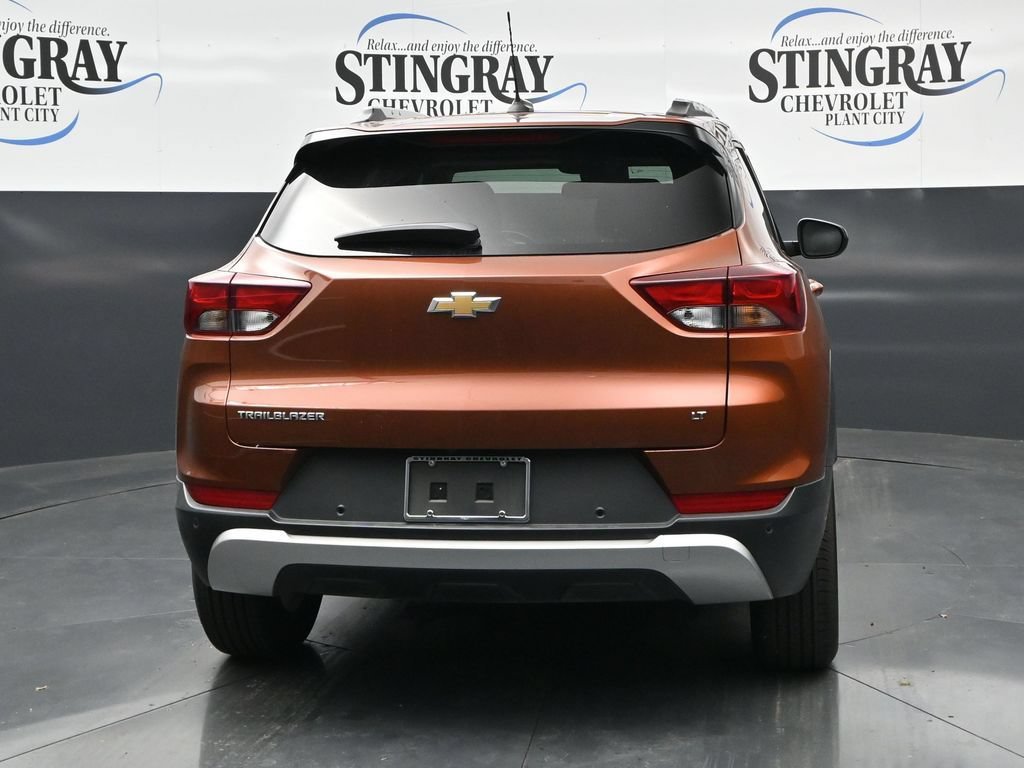 Used 2021 Chevrolet TrailBlazer LT w/ Sun and Liftgate Package FWD image 6