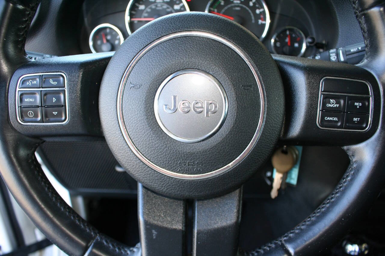 Used 2018 Jeep Wrangler Unlimited Sport w/ Connectivity Group image 15