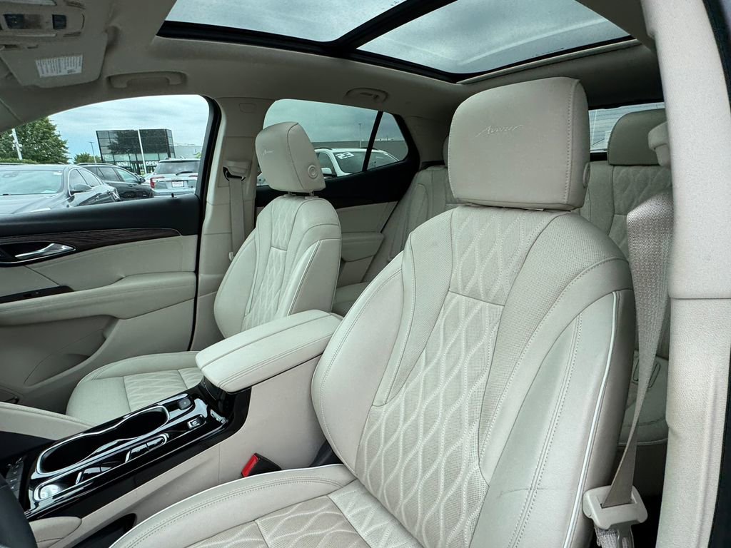 Used 2023 Buick Envision Avenir FWD image 18