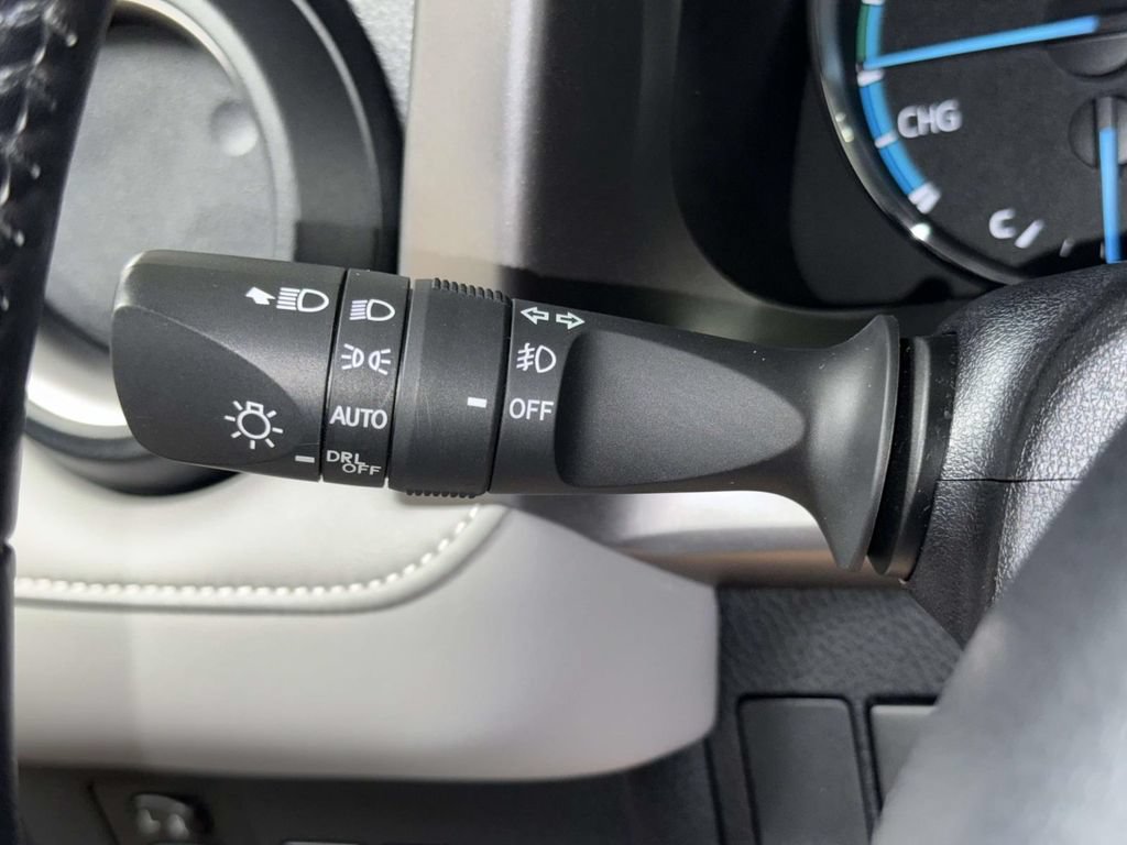 Used 2017 Toyota RAV4 Limited w/ Advanced Technology Package AWD/4WD image 29