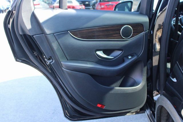 Used 2022 Mercedes-Benz GLC 300 4MATIC image 33