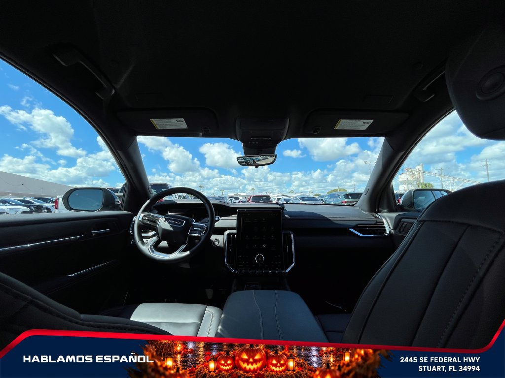 Used 2026 GMC Acadia Elevation w/ Elevation Premium Package FWD image 15