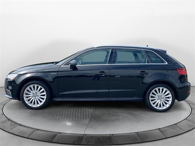 Used 2018 Audi A3 e-tron Premium Plus image 2