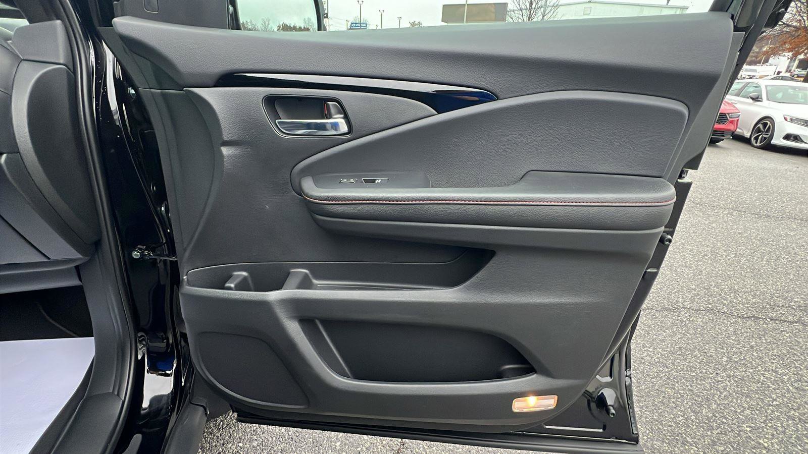 New 2026 Honda Ridgeline Black Edition image 12