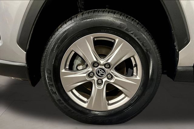 Used 2022 Toyota RAV4 XLE AWD/4WD image 35