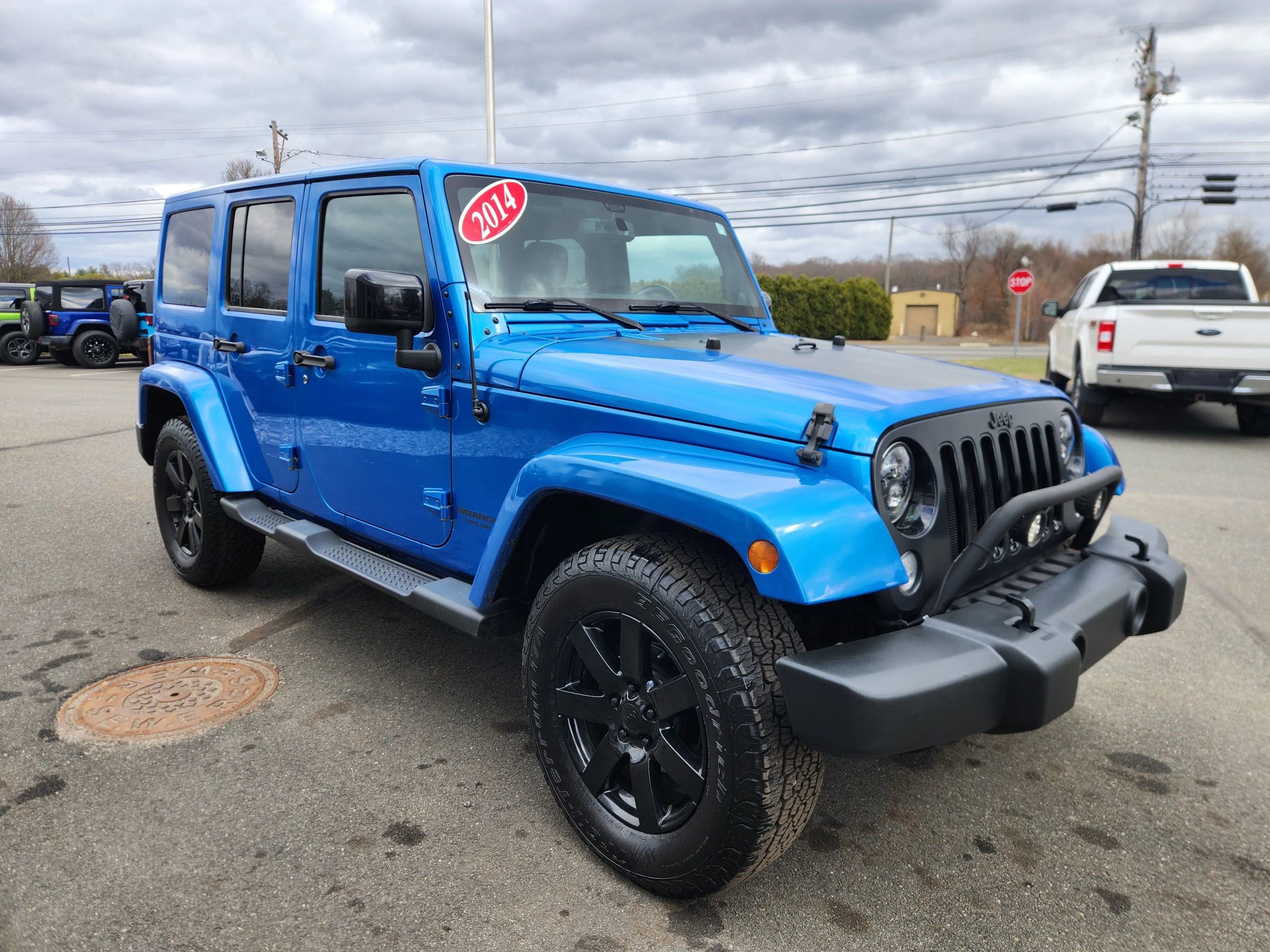 Used 2014 Jeep Wrangler Unlimited Sahara image 21