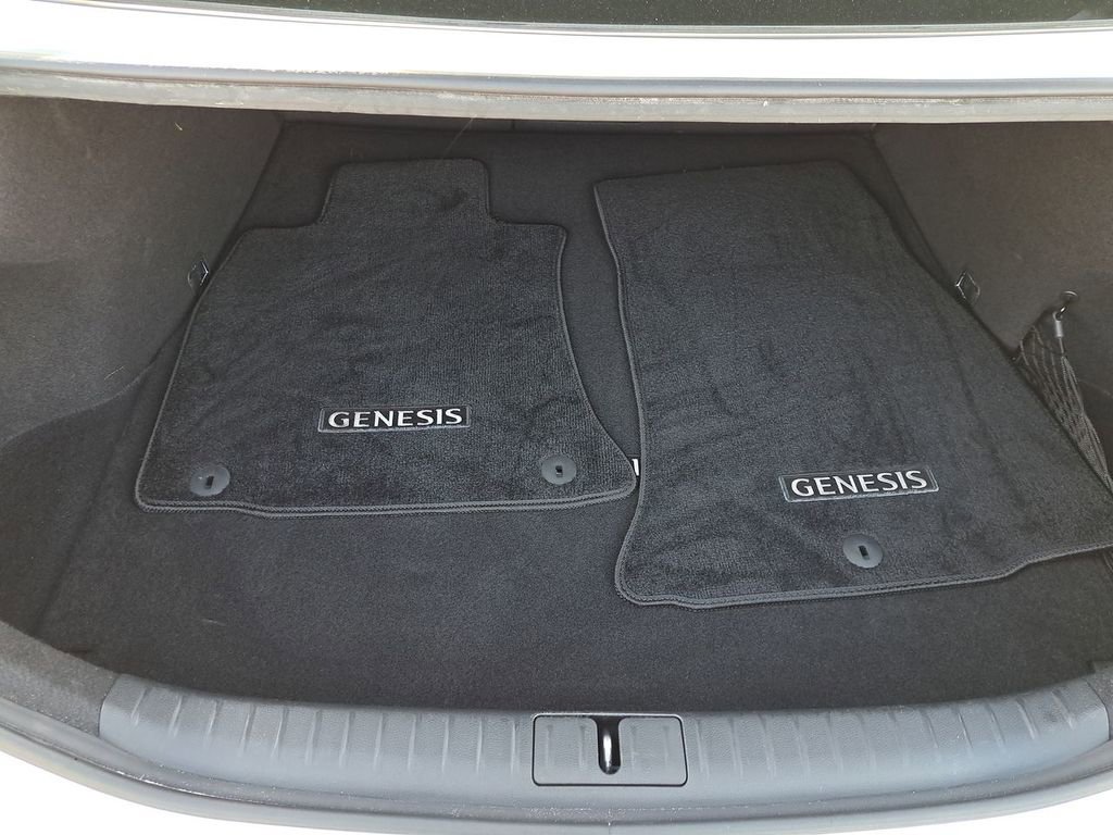 Used 2022 Genesis G70 3.3T image 13