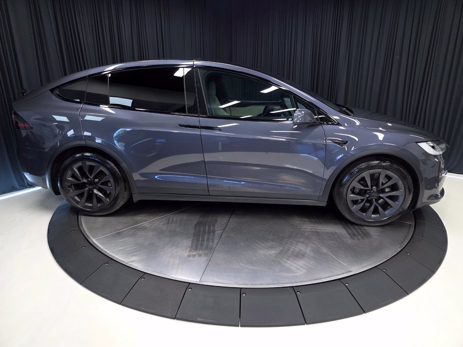 Used 2022 Tesla Model X Plaid AWD/4WD image 16