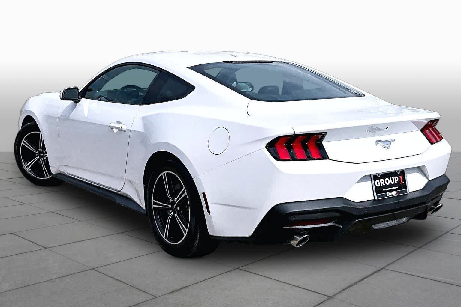 Used 2025 Ford Mustang Coupe RWD image 12