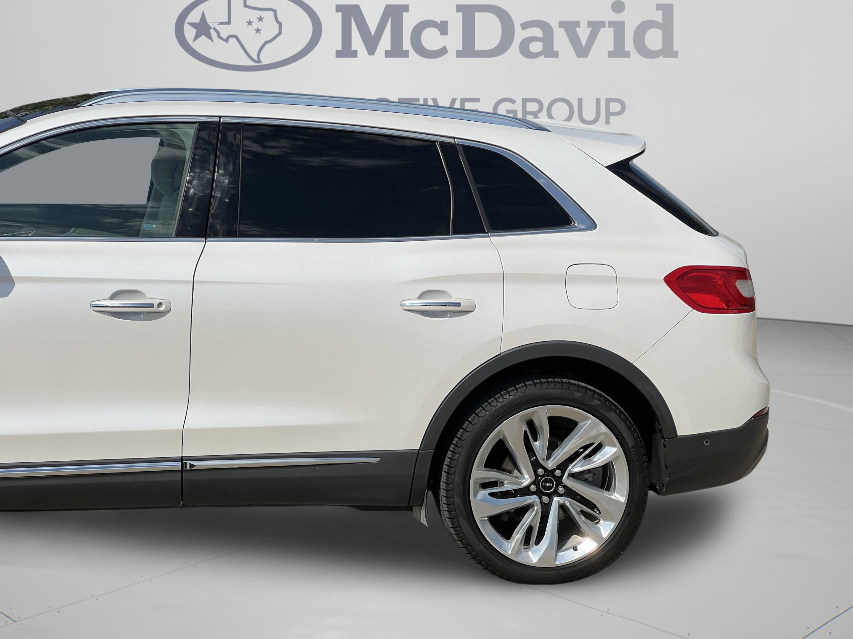 Used 2017 Lincoln MKX Black Label w/ Driver Assistance Package AWD/4WD image 28