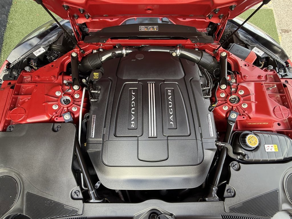 Used 2015 Jaguar F-TYPE S image 38