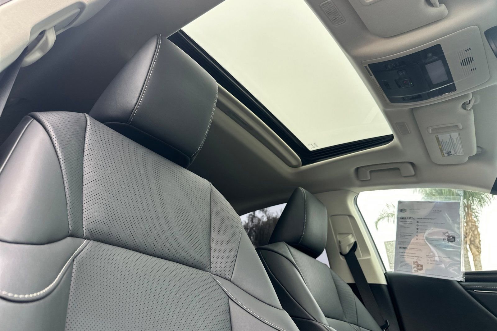 Certified 2024 Lexus ES 350 w/ Premium Package image 19