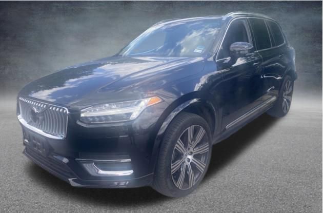 Used 2023 Volvo XC90 B6 Ultimate w/ Protection Package Premier AWD/4WD image 3