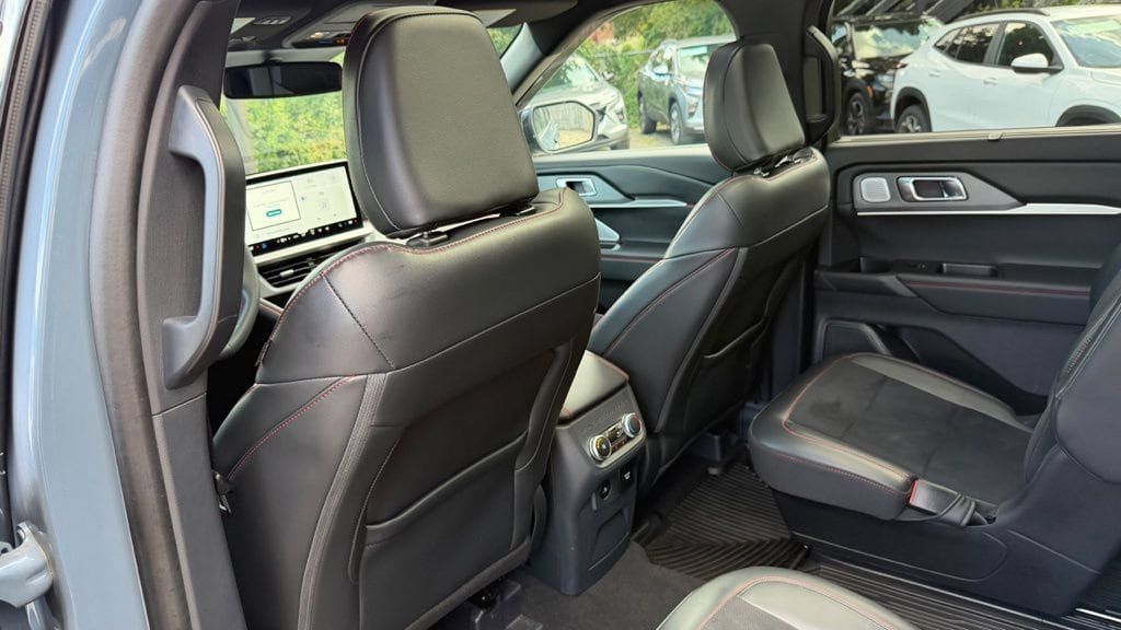 Used 2025 Ford Explorer ST AWD/4WD image 20