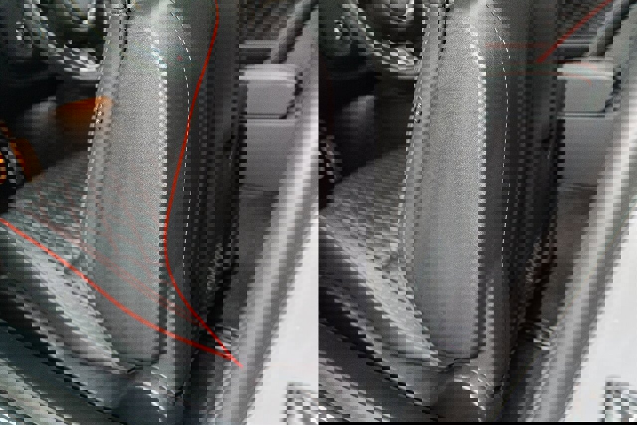 Used 2020 Jaguar F-TYPE SVR image 23