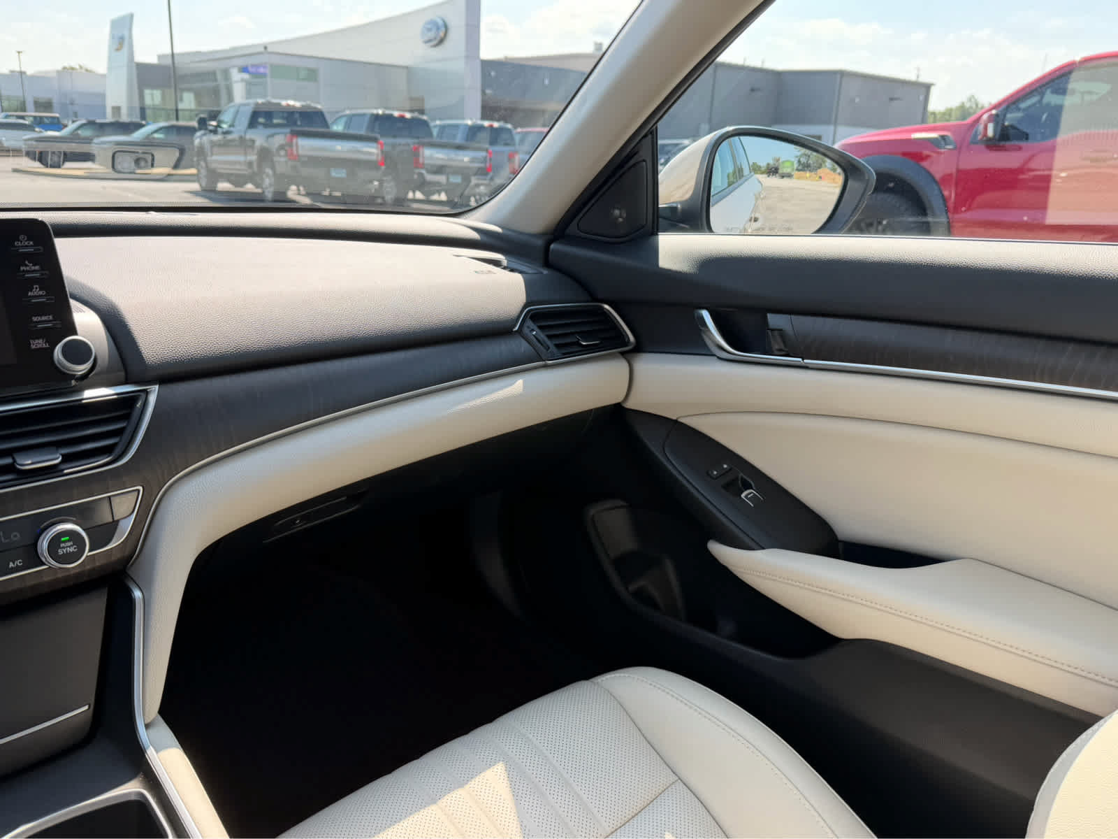 Used 2019 Honda Accord EX-L image 25