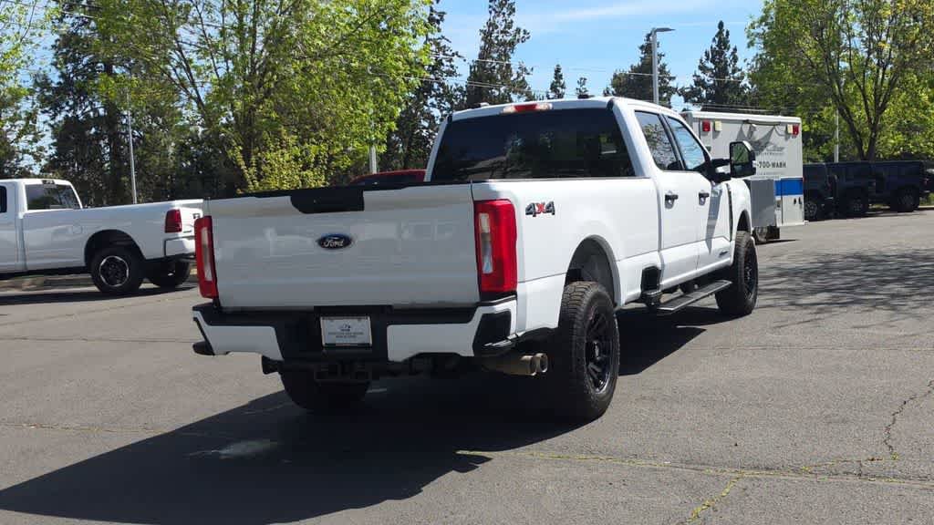 Used 2023 Ford F350 XLT AWD/4WD image 8