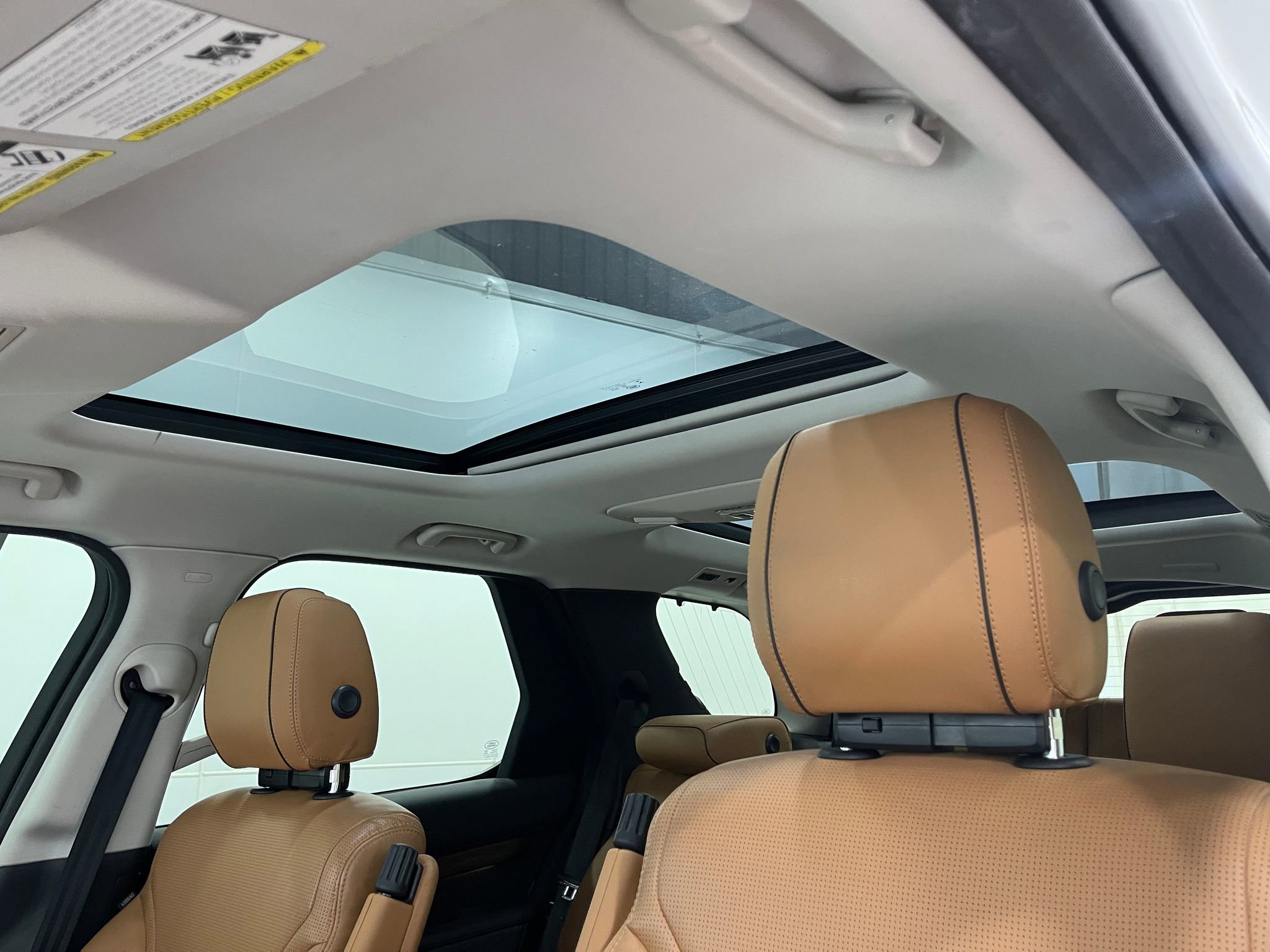 Used 2018 Land Rover Discovery HSE AWD/4WD image 10