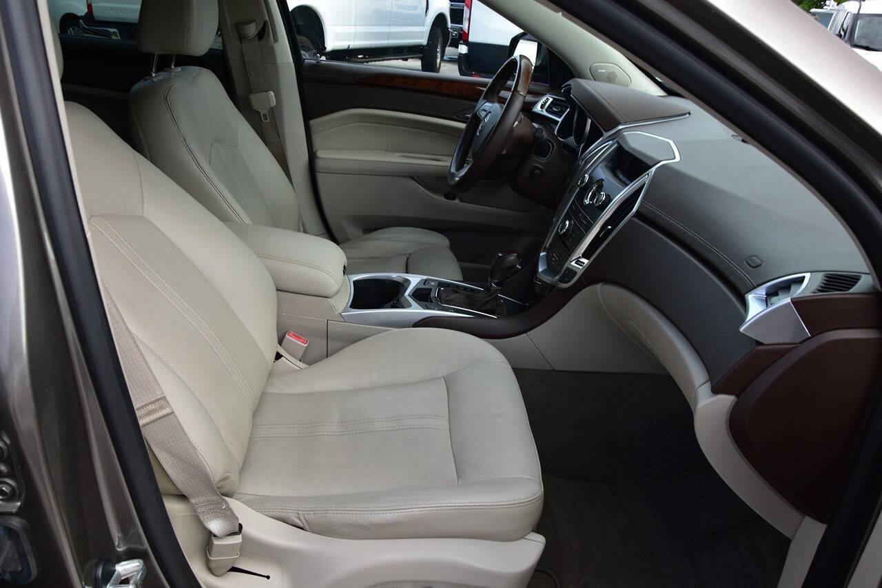 Used 2011 Cadillac SRX Luxury FWD image 10