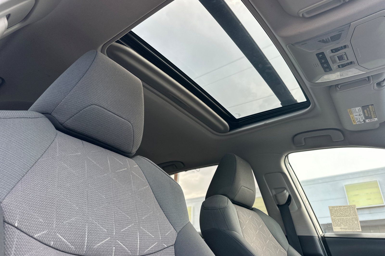 Certified 2019 Toyota RAV4 XLE w/ Convenience Package AWD/4WD image 17