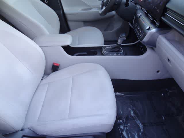 Used 2024 Hyundai Kona SEL AWD/4WD image 14