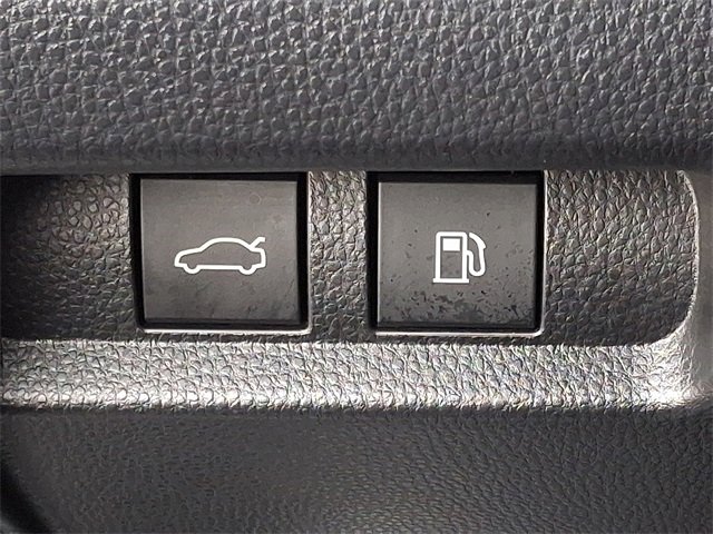 Used 2024 Toyota Crown XLE image 27