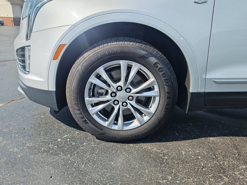 Used 2020 Cadillac XT5 Premium Luxury w/ LPO, Floor Liner Package AWD/4WD image 11