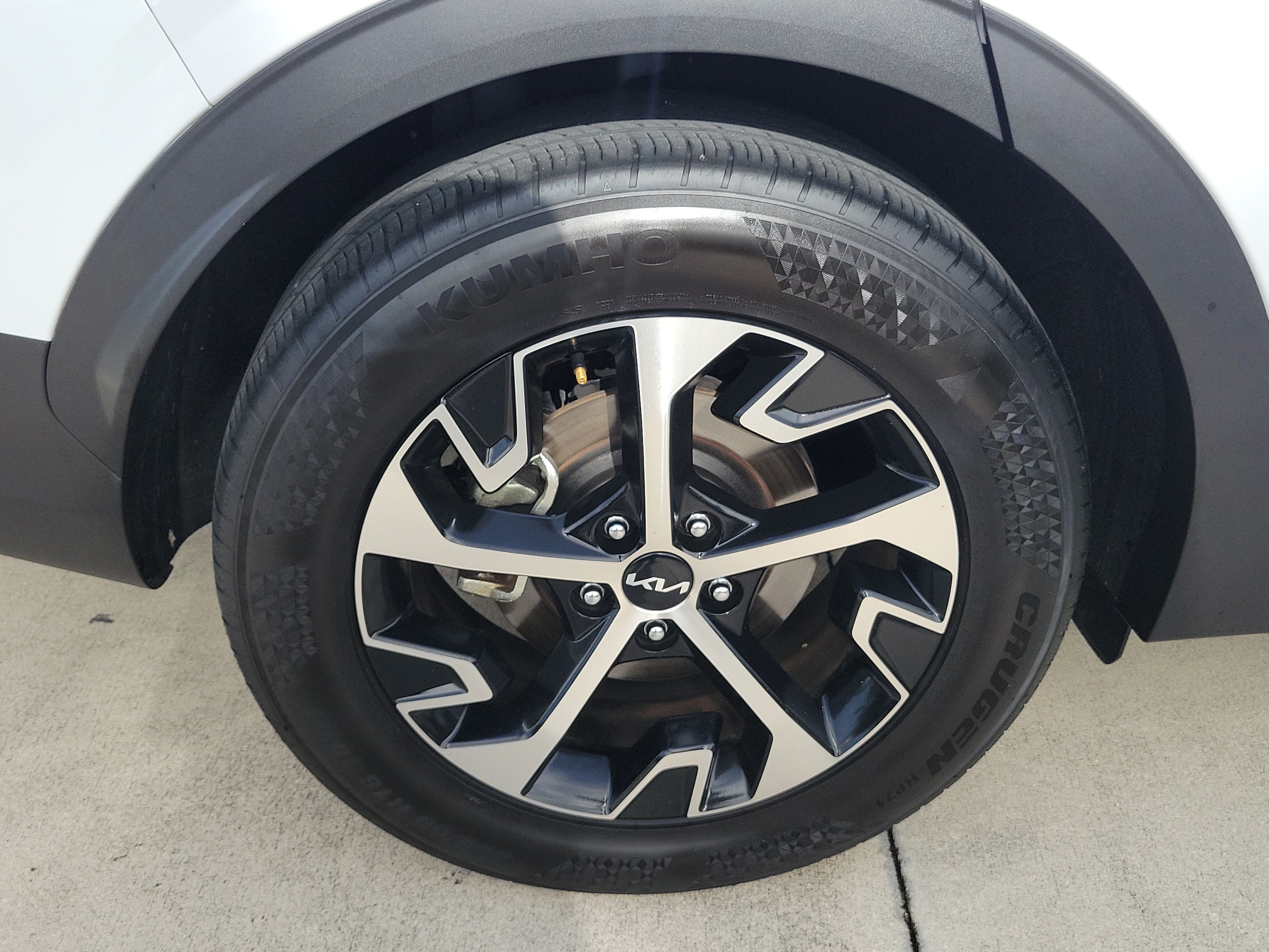 Used 2025 Kia Sportage EX w/ Premium Package FWD image 8