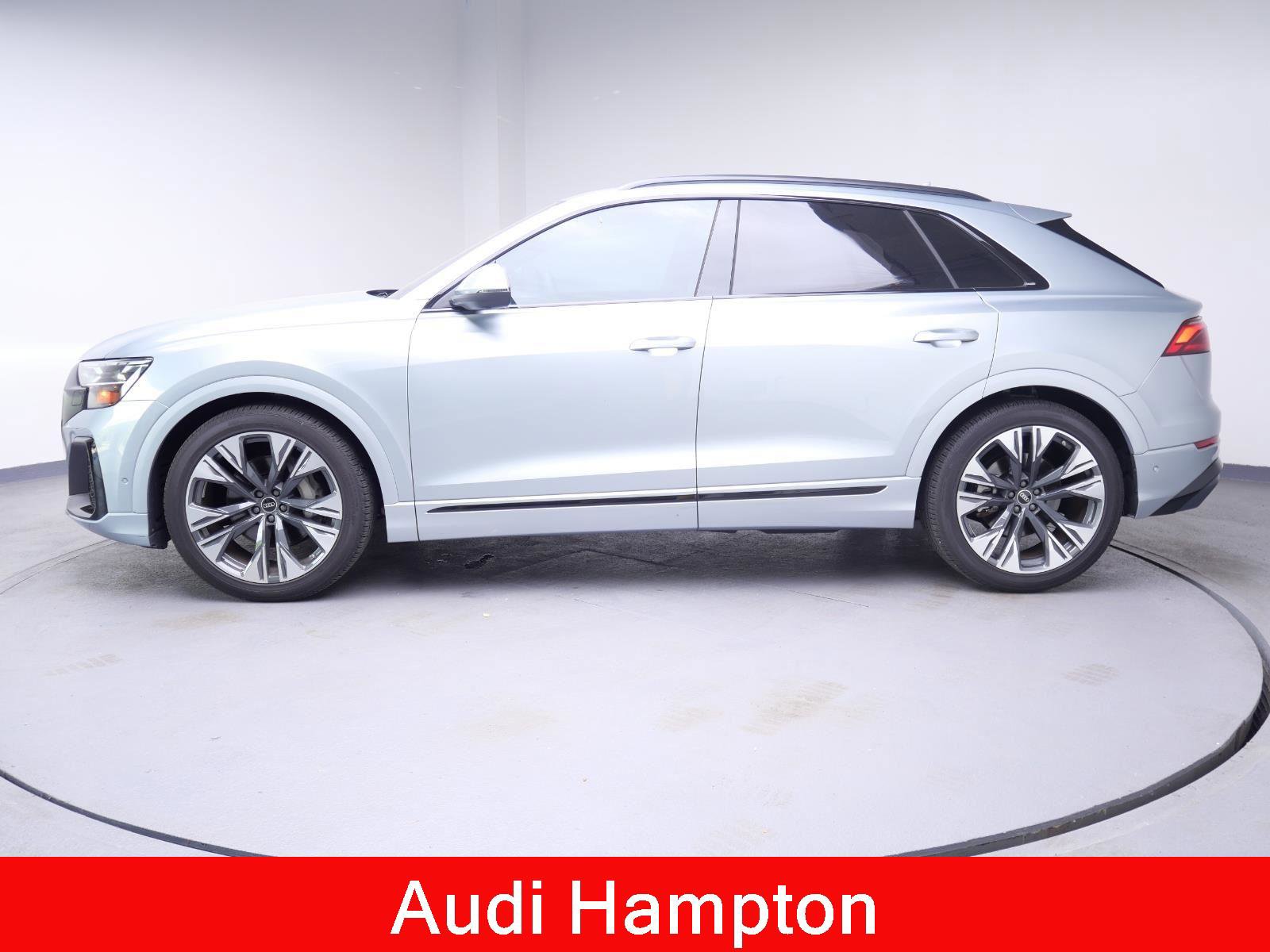 Used 2024 Audi Q8 Prestige w/ Prestige Package AWD/4WD image 5