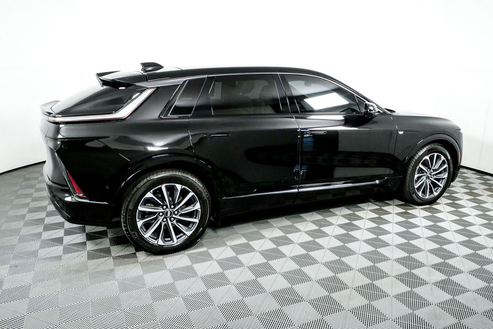 Certified 2024 Cadillac Lyriq Sport RWD image 2