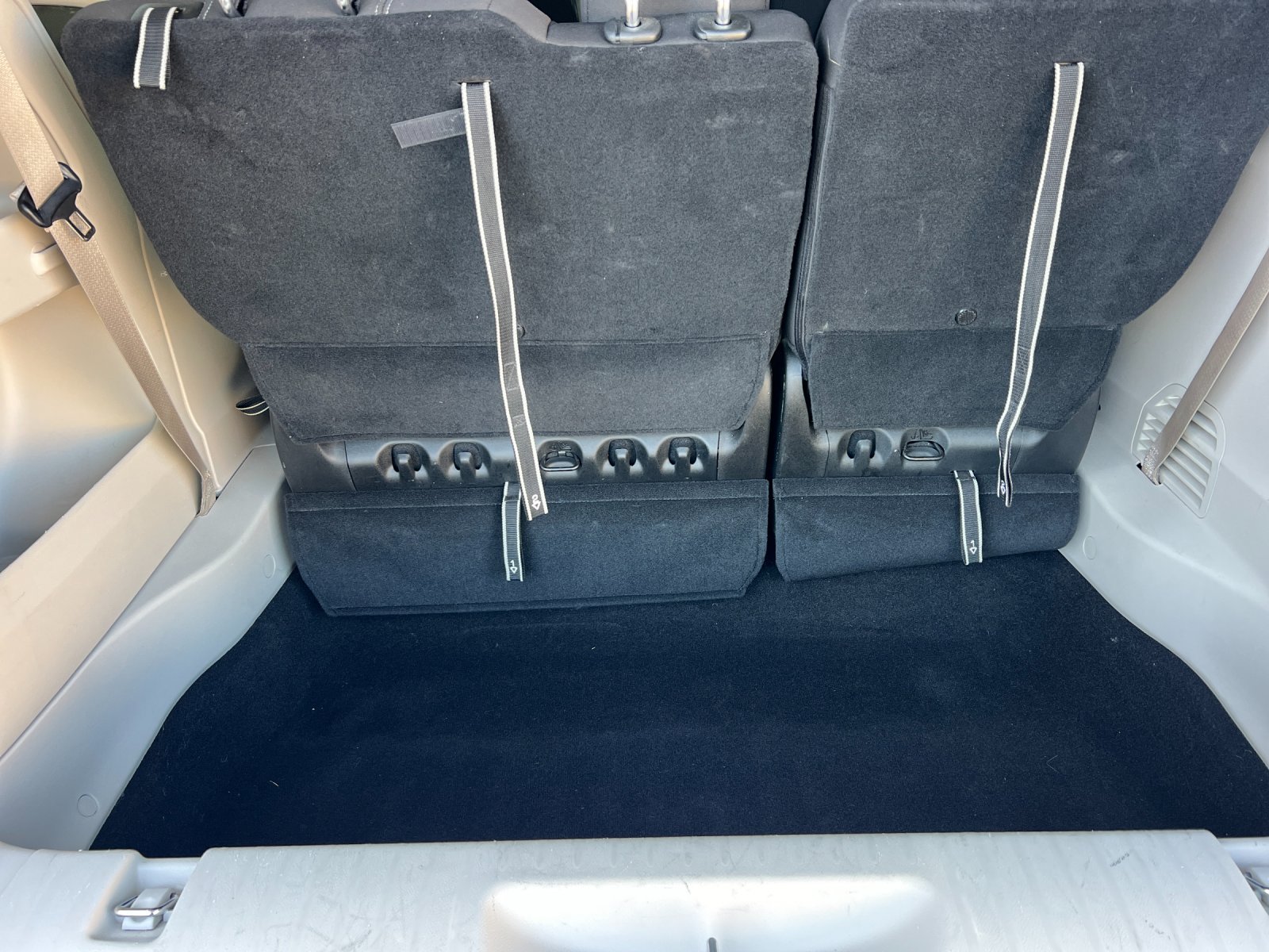 Used 2023 Chrysler Voyager LX FWD image 16