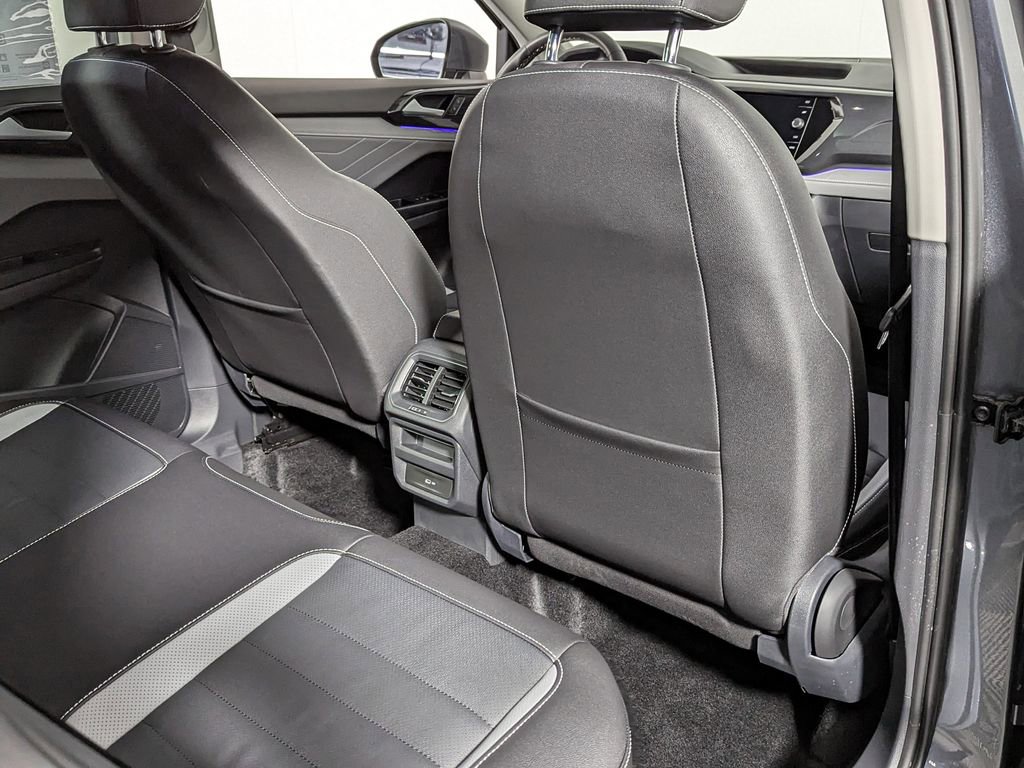 Used 2024 Volkswagen Taos SEL image 41