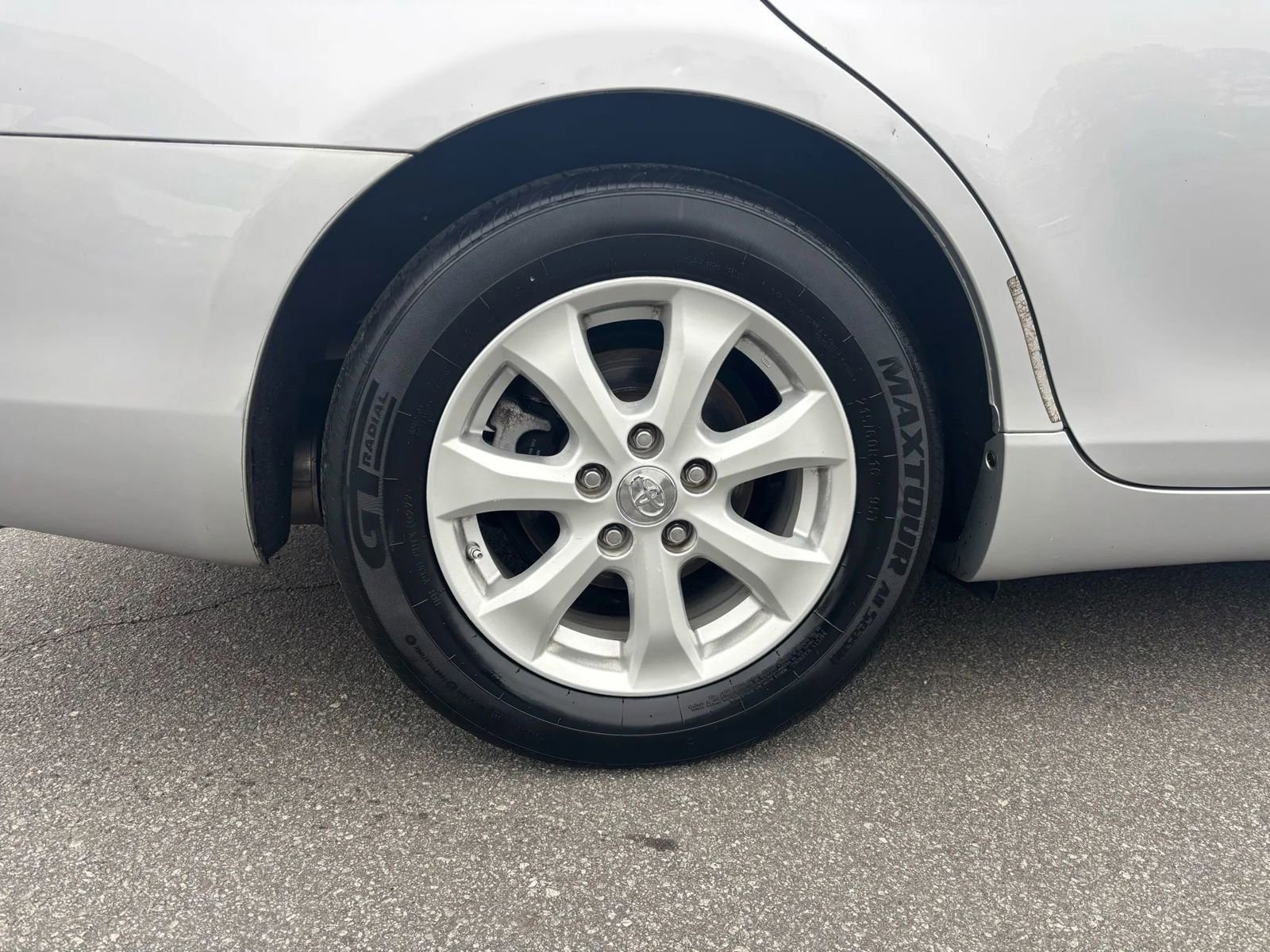 Used 2010 Toyota Camry LE image 11