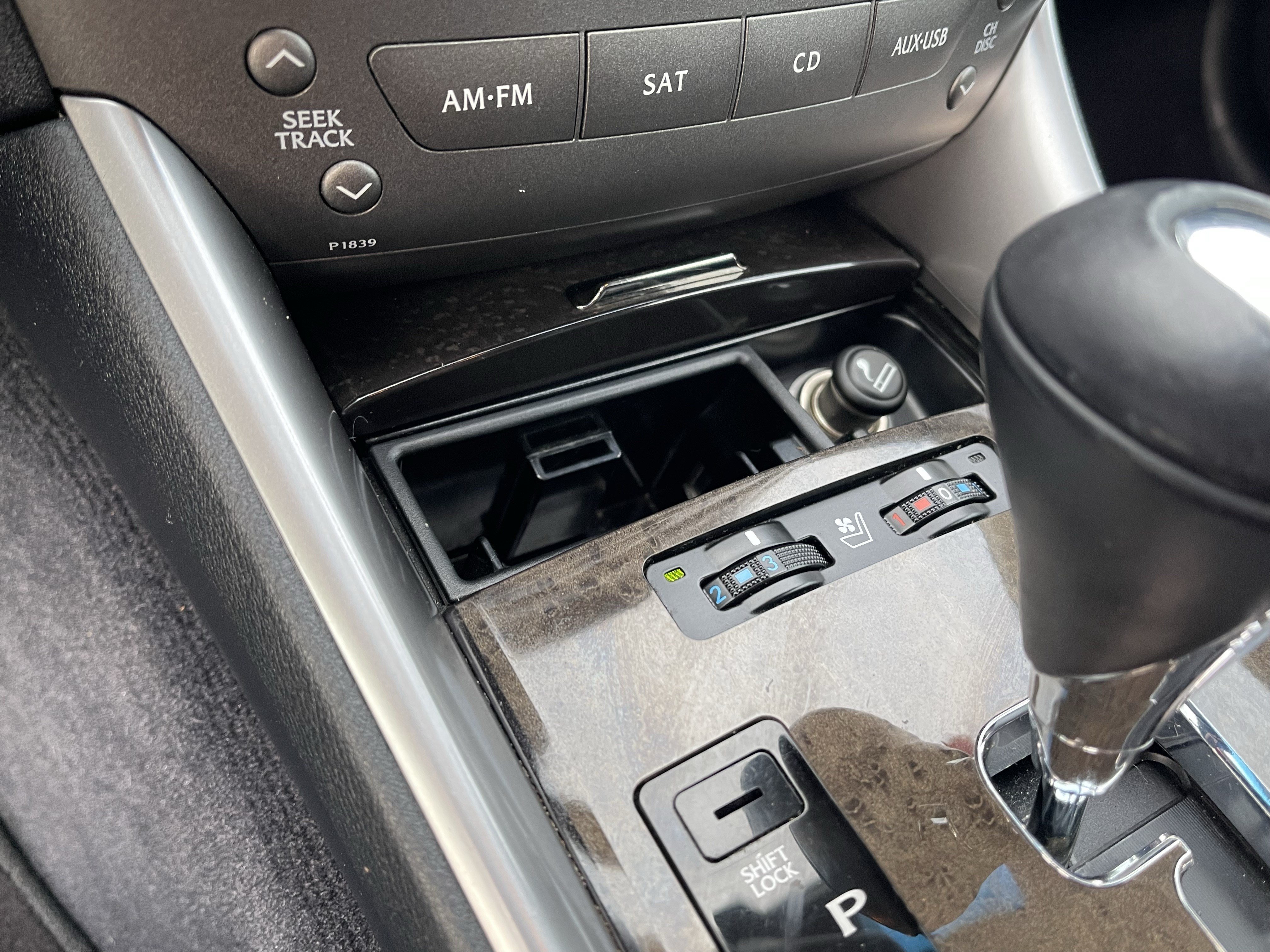 Used 2010 Lexus IS 250C w/ Luxury Pkg RWD image 23
