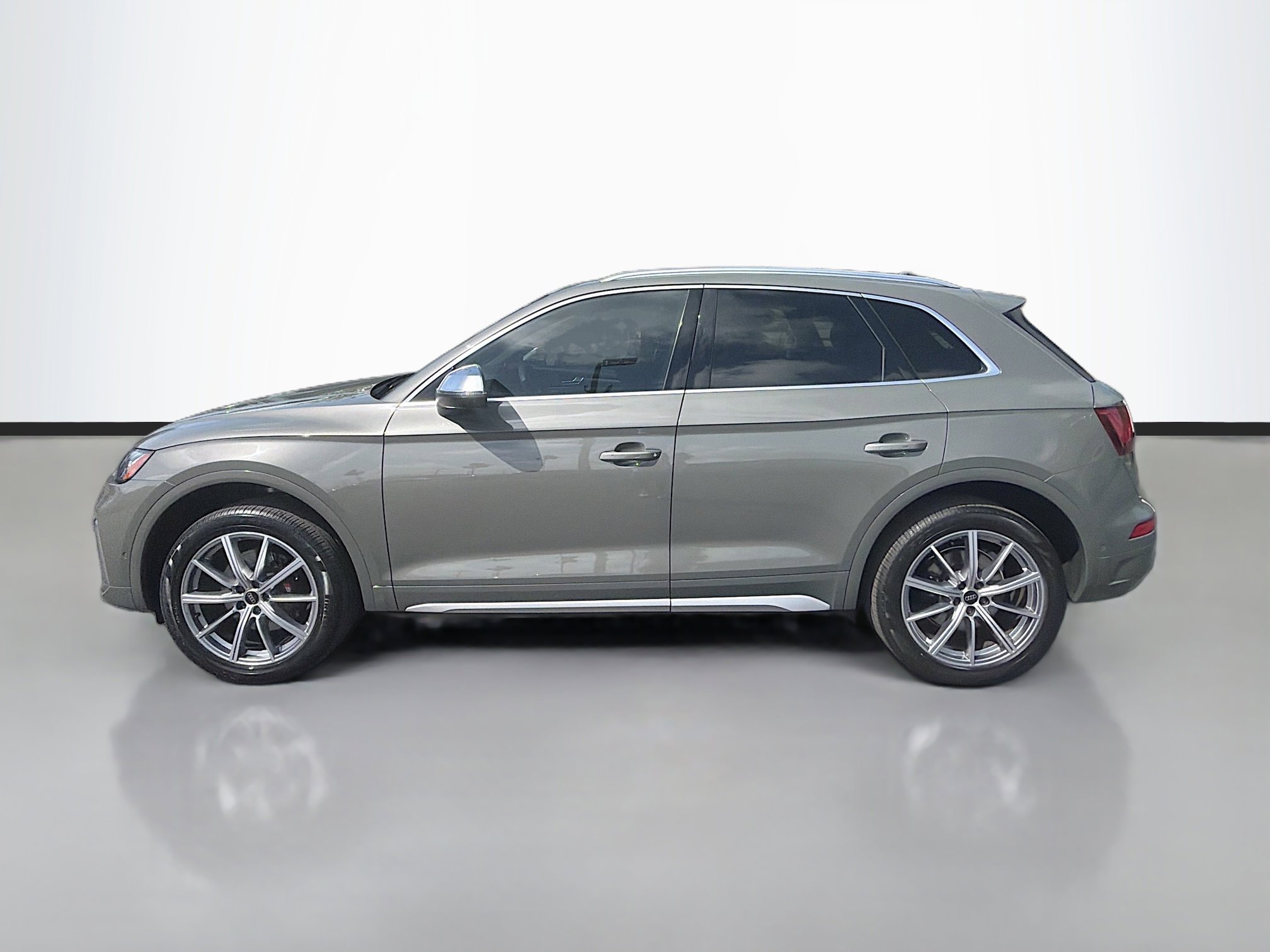 Used 2023 Audi SQ5 Prestige w/ Prestige Package image 2