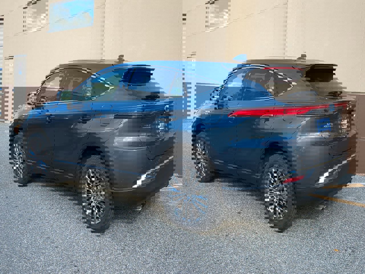 Used 2021 Toyota Venza Limited w/ Advanced Technology Package image 6