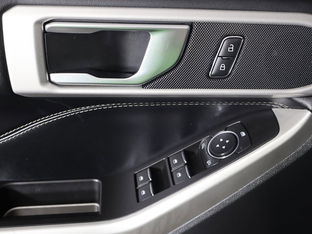 Used 2022 Ford Explorer XLT image 34