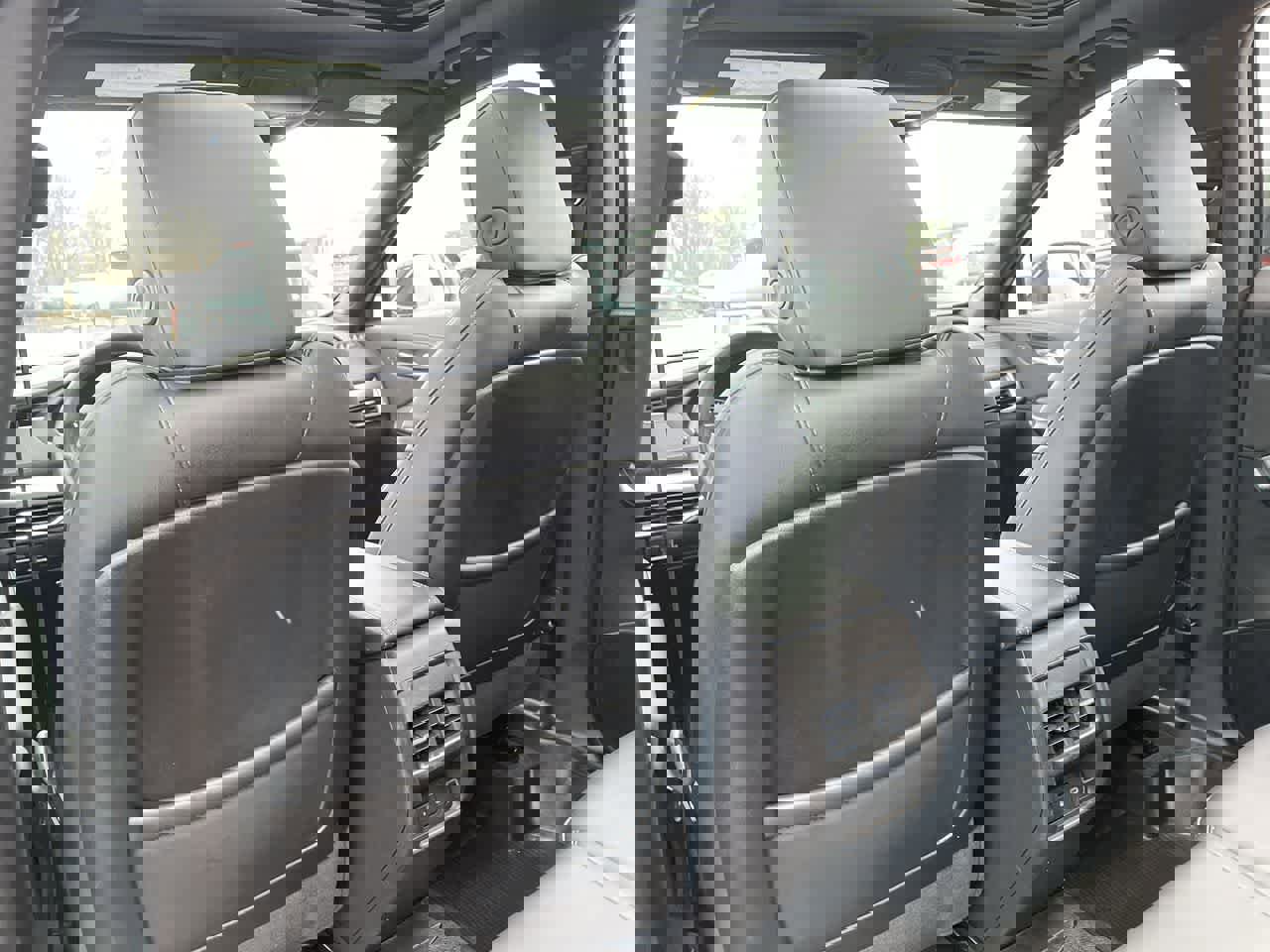 Certified 2023 Cadillac XT4 Premium Luxury w/ Cold Weather Package image 20