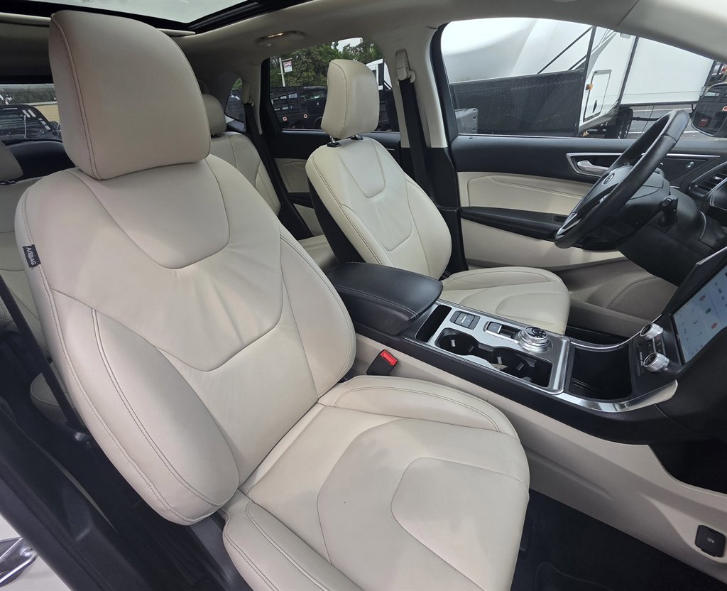 Used 2022 Ford Edge Titanium AWD/4WD image 34