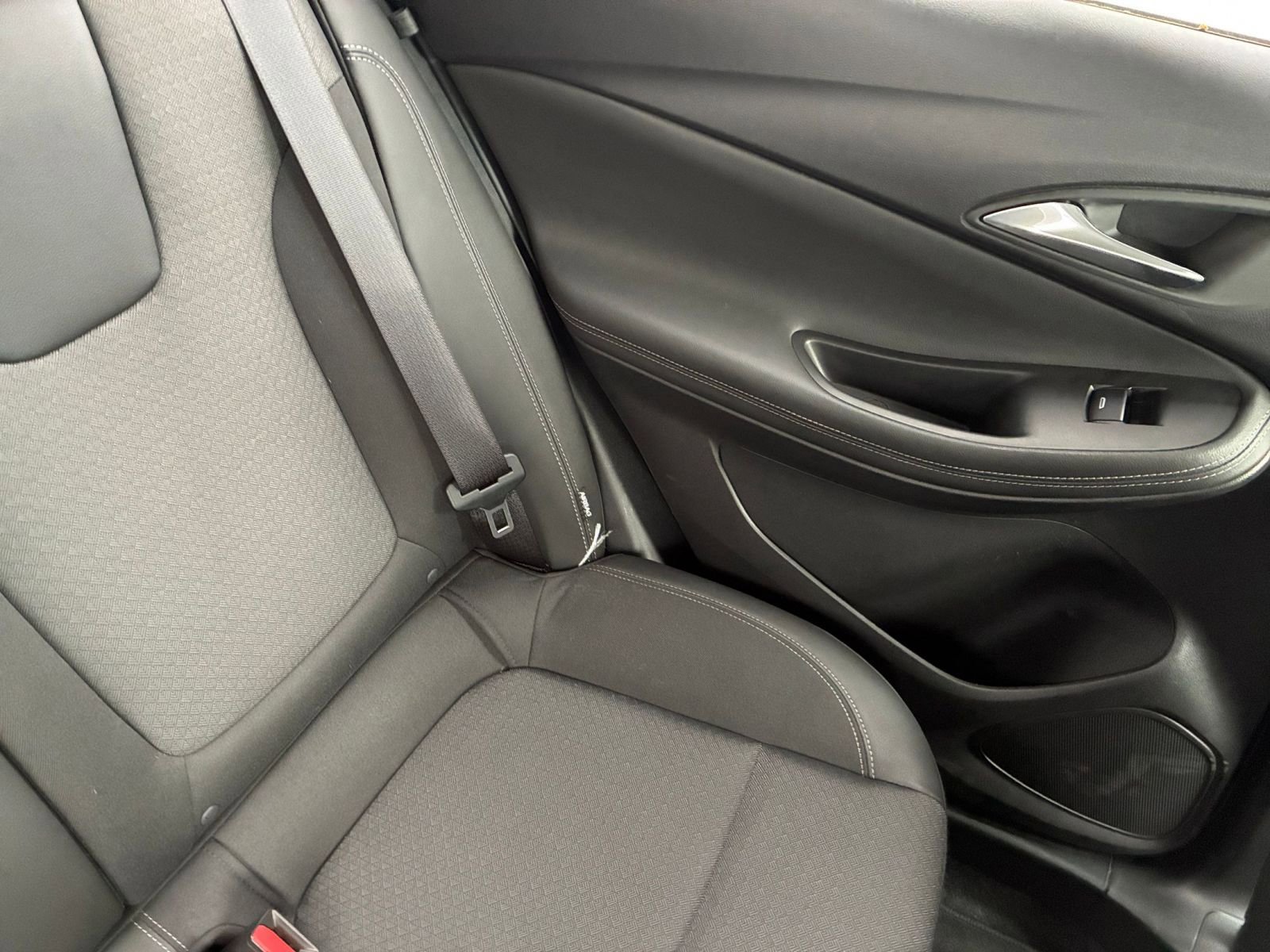 Used 2025 Buick Encore GX Preferred FWD image 36