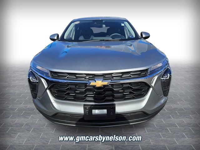 New 2026 Chevrolet Trax LS w/ LS Convenience Package FWD image 2