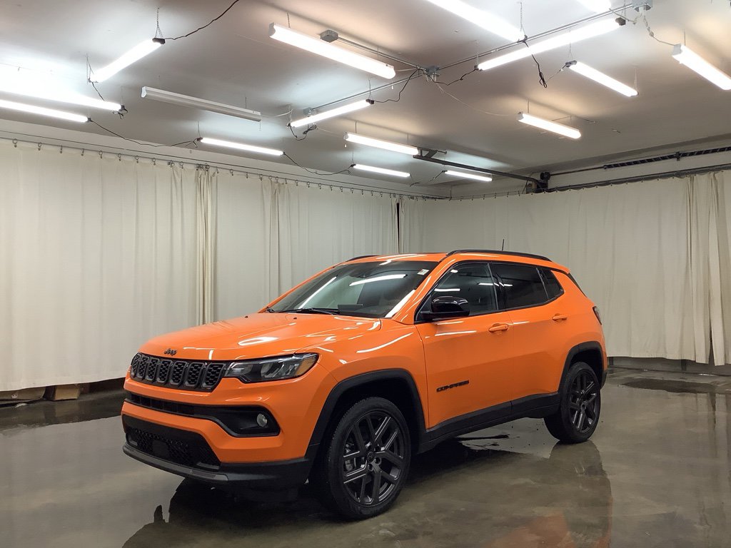 New 2026 Jeep Compass Latitude w/ Sun and Sound Group AWD/4WD image 1