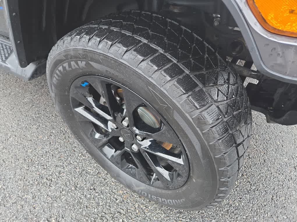 Used 2023 Jeep Wrangler Unlimited Sahara w/ Cold Weather Group AWD/4WD image 13