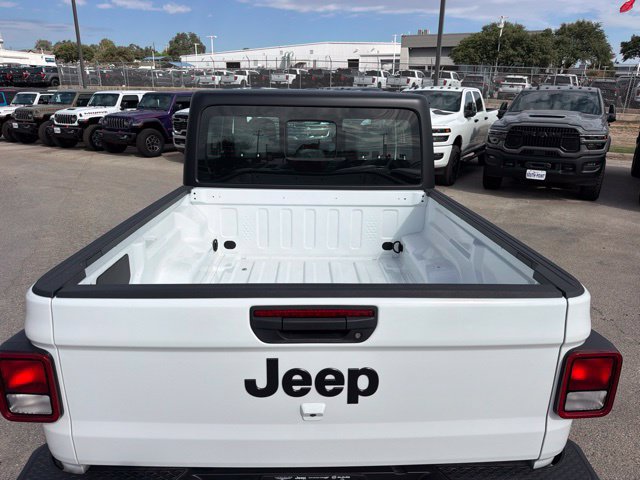 Used 2025 Jeep Gladiator Sport AWD/4WD image 7