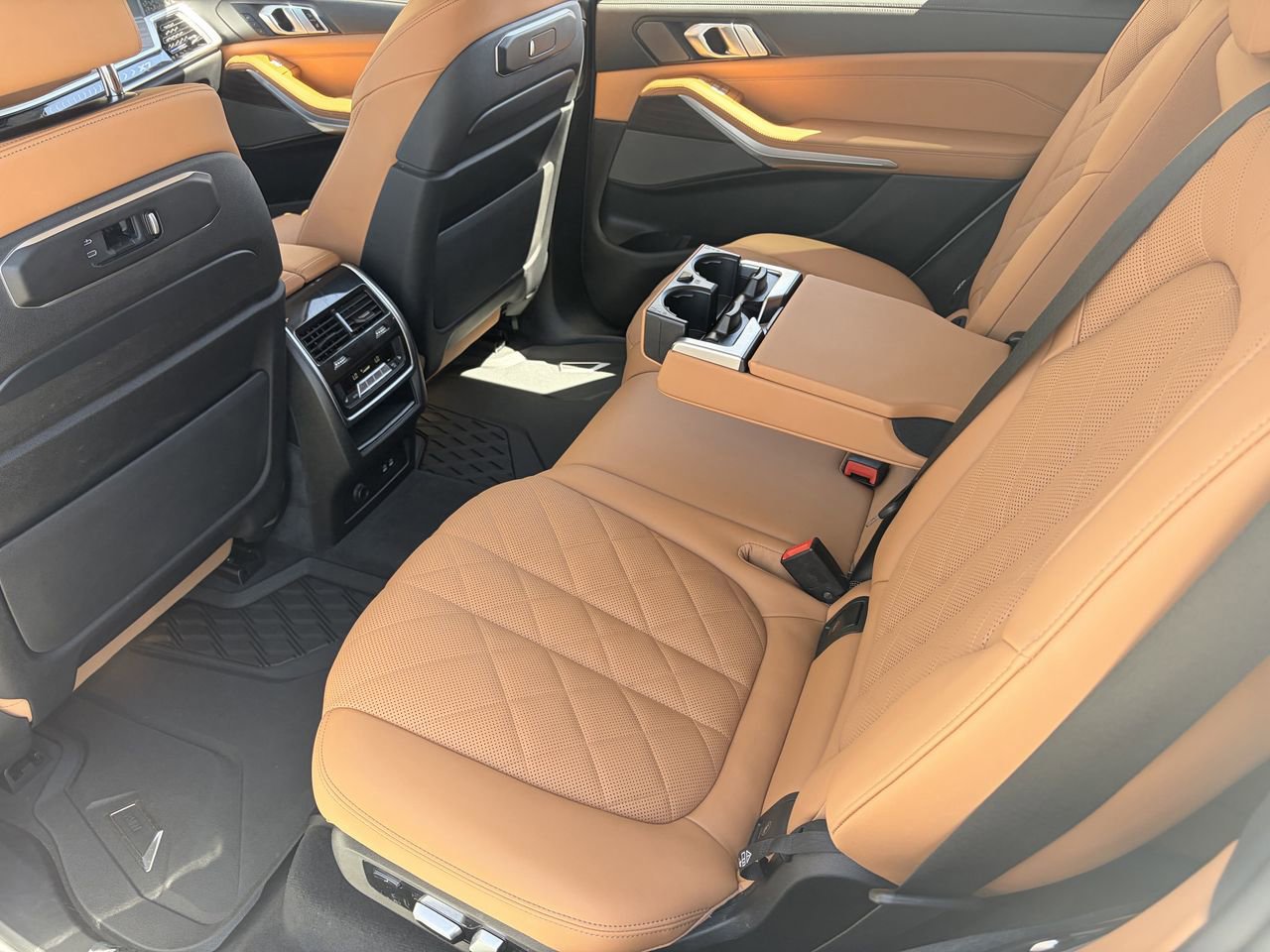 Used 2024 BMW X7 xDrive40i w/ Premium Package AWD/4WD image 16
