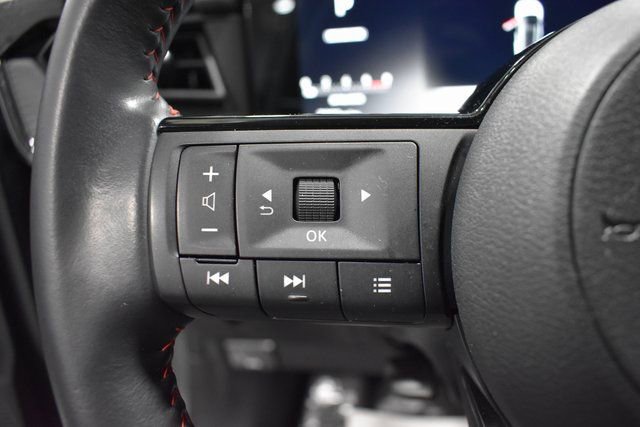 Certified 2025 Nissan Kicks SR image 24