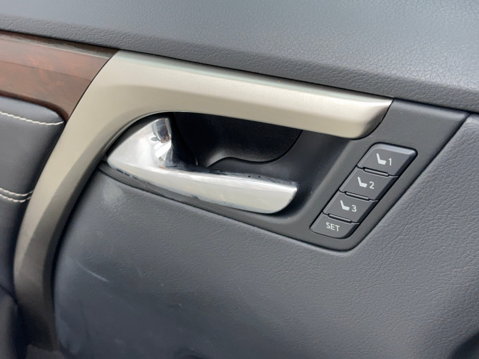 Used 2018 Lexus RX 450h AWD w/ Premium Package image 22