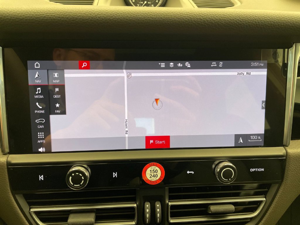 New 2026 Porsche Macan AWD/4WD image 10