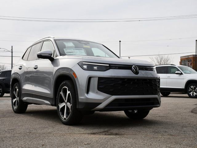 New 2026 Volkswagen Tiguan SE FWD image 1
