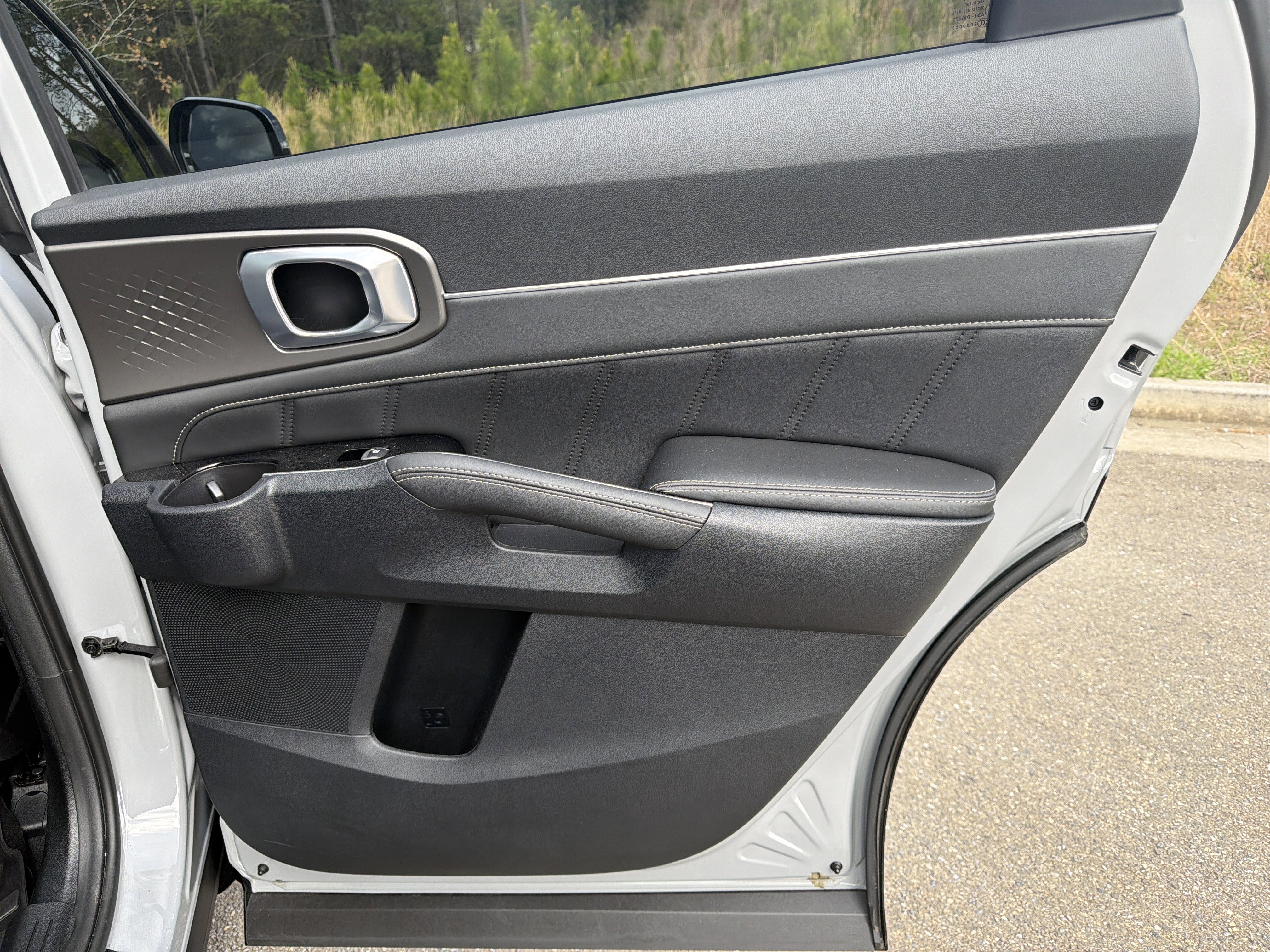 Used 2023 Kia Sorento SX image 16